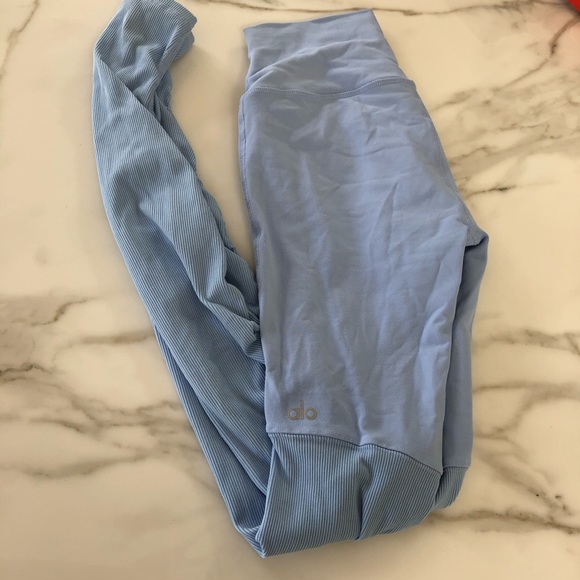 XS ALO Yoga Light Blue Leggings - Picture 1 of 4